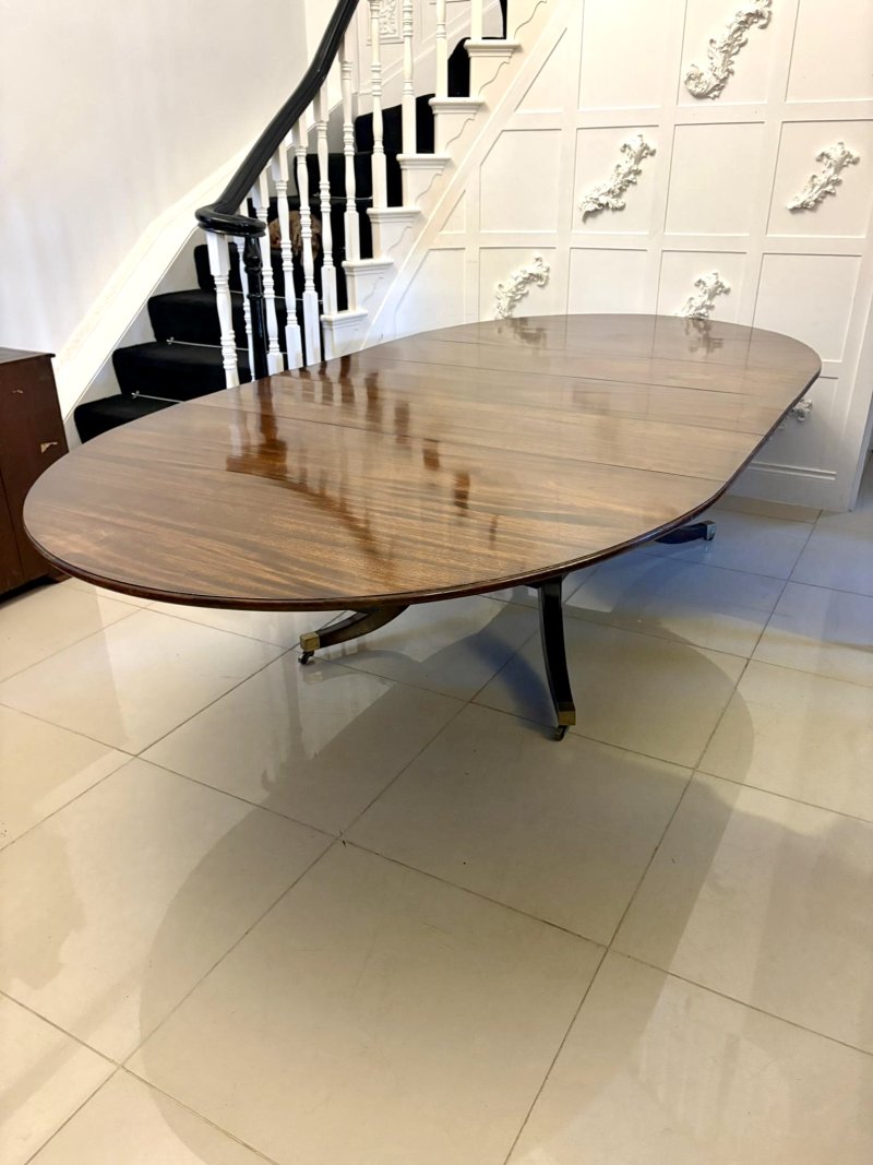 Quality Antique Mahogany Extending 10 Seater Dining Table